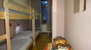 Гостиница The Best Хостел Иркутск Иркутск Кровать в общем четырехместном номере-3